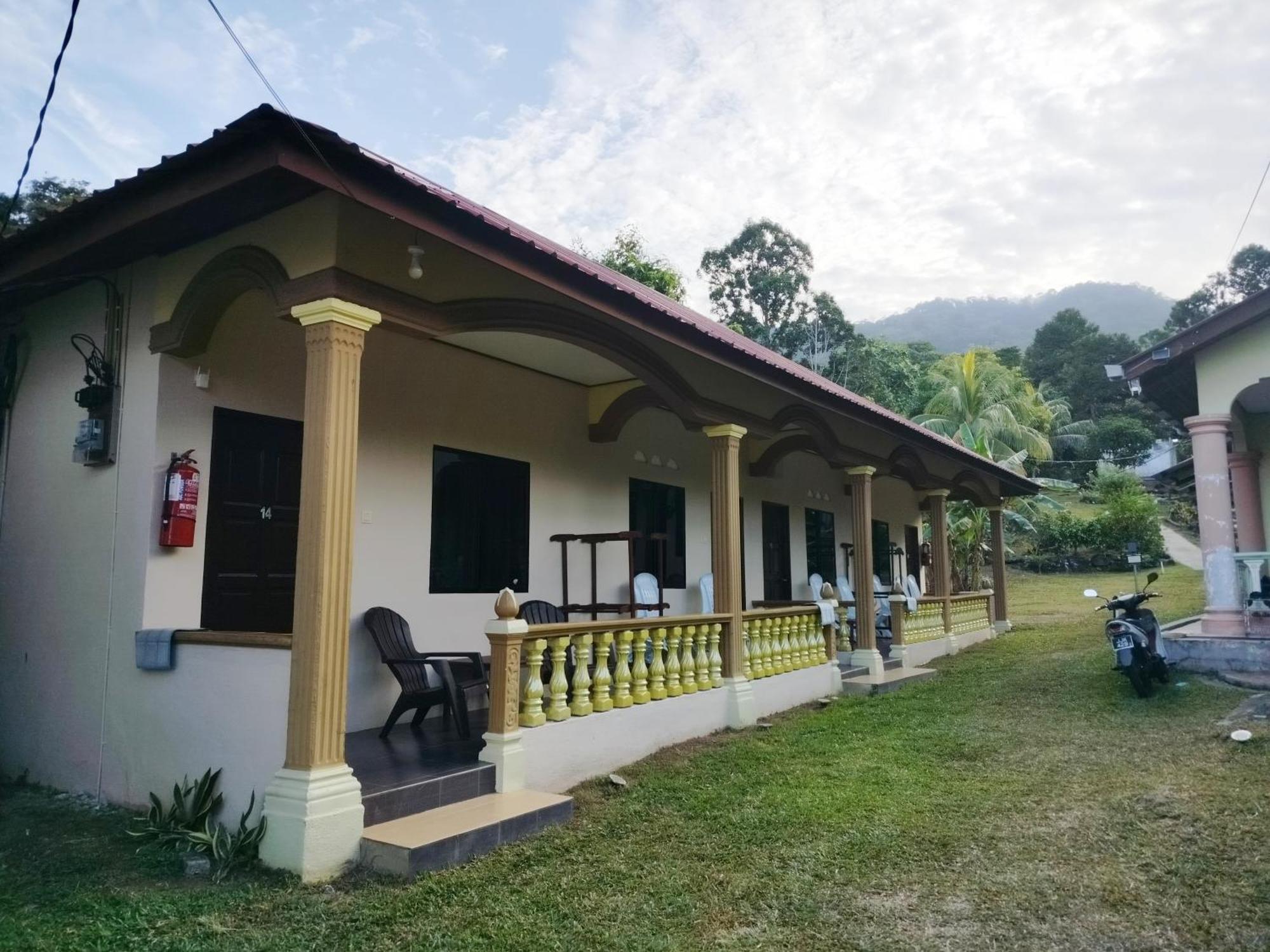 Restu Chalet Tioman Kampong Ayer Batang Exteriör bild