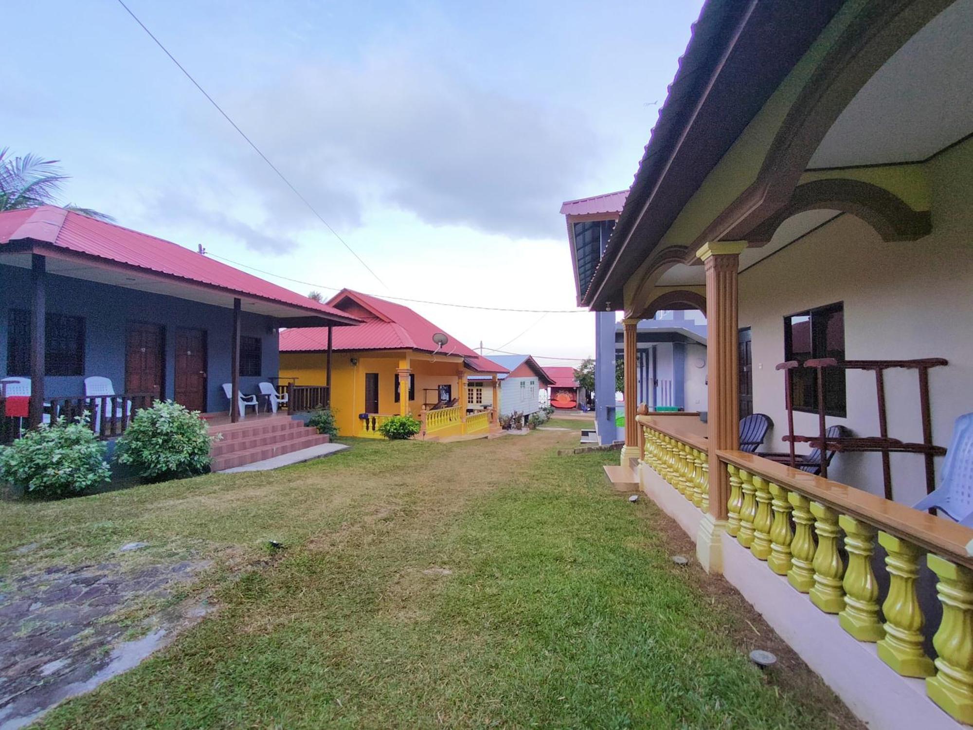 Restu Chalet Tioman Kampong Ayer Batang Exteriör bild